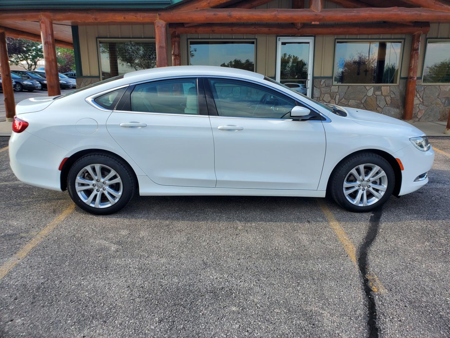 2016 White /Beige Chrysler 200 Limited (1C3CCCAB0GN) with an 2.4L 4 Cyl Multiair engine, 9-Speed Automatic transmission, located at 1600 E Hwy 44, Rapid City, SD, 57703, (605) 716-7878, 44.070232, -103.171410 - Photo#3