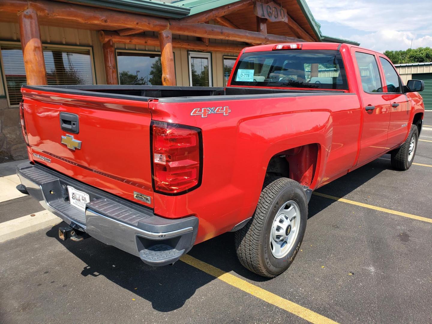 2015 Red /Gray Chevrolet Silverado 2500 HD (1GC1KUEG2FF) with an 6.0L Vortec V8 Varaible Valve Timing SFI engine, 6-Speed Automatic Heavy-Duty, Electronically Controlled transmission, located at 1600 E Hwy 44, Rapid City, SD, 57703, (605) 716-7878, 44.070232, -103.171410 - Photo#7