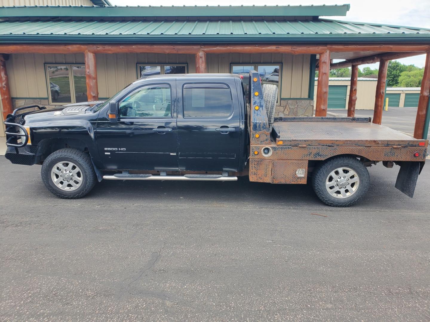 2012 Black Chevrolet Silverado 2500 HD LT (1GC1KXCG9CF) with an VORTEC 6.0L V-8 VVT SFI engine, 6-Speed Automatic, Heavy-Duty, Electronically Controlled transmission, located at 1600 E Hwy 44, Rapid City, SD, 57703, (605) 716-7878, 44.070232, -103.171410 - Photo#3