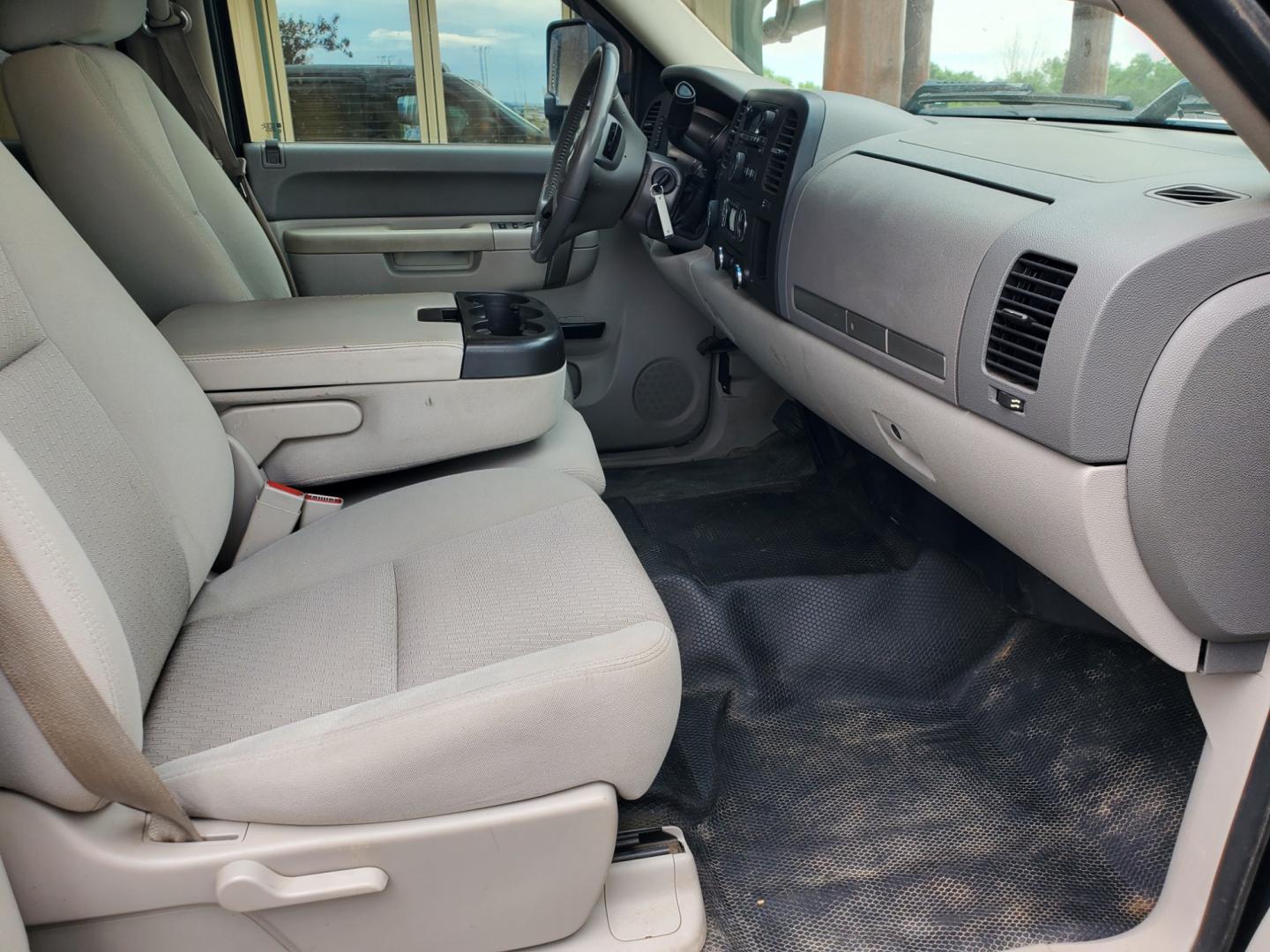 2012 Black Chevrolet Silverado 2500 HD LT (1GC1KXCG9CF) with an VORTEC 6.0L V-8 VVT SFI engine, 6-Speed Automatic, Heavy-Duty, Electronically Controlled transmission, located at 1600 E Hwy 44, Rapid City, SD, 57703, (605) 716-7878, 44.070232, -103.171410 - Photo#9