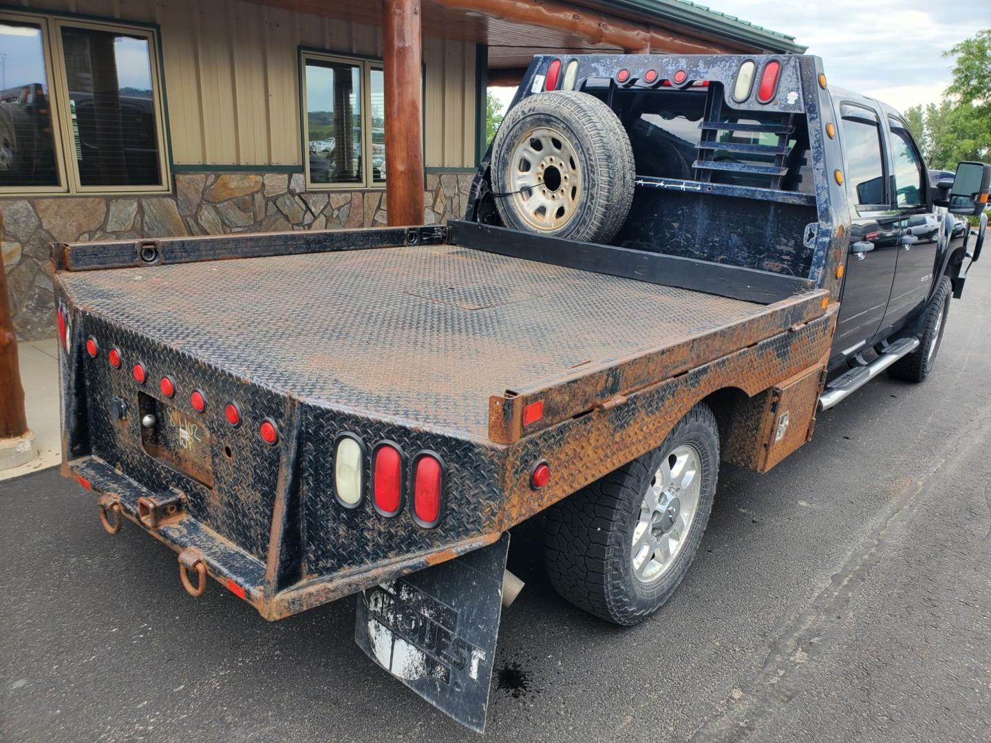 2012 Black Chevrolet Silverado 2500 HD LT (1GC1KXCG9CF) with an VORTEC 6.0L V-8 VVT SFI engine, 6-Speed Automatic, Heavy-Duty, Electronically Controlled transmission, located at 1600 E Hwy 44, Rapid City, SD, 57703, (605) 716-7878, 44.070232, -103.171410 - Photo#5