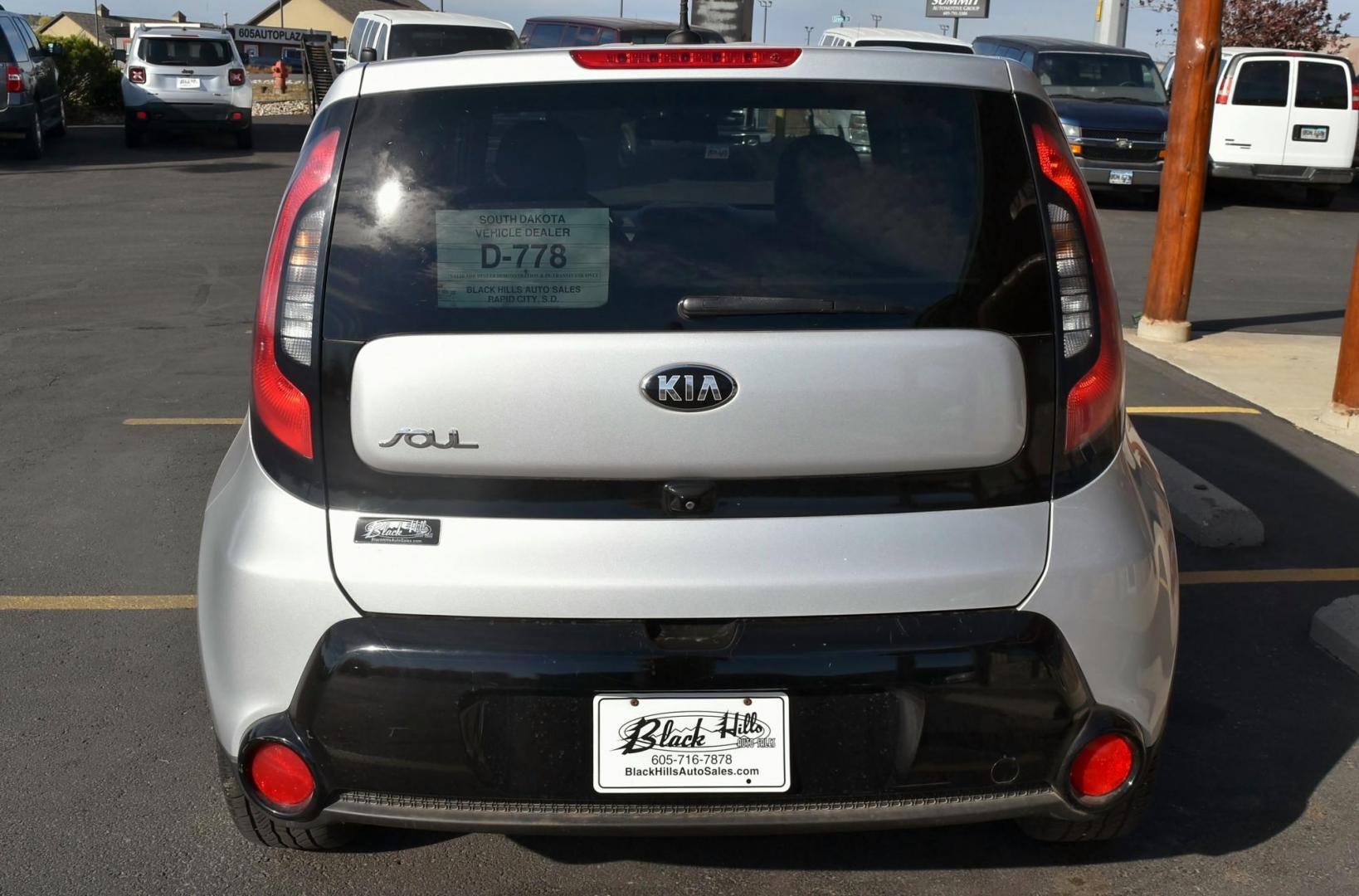 2016 Silver Kia Soul (KNDJP3A56G7) with an 2.0L 4 Cyl engine, 6-Speed Automatic transmission, located at 1600 E Hwy 44, Rapid City, SD, 57703, (605) 716-7878, 44.070232, -103.171410 - Photo#6