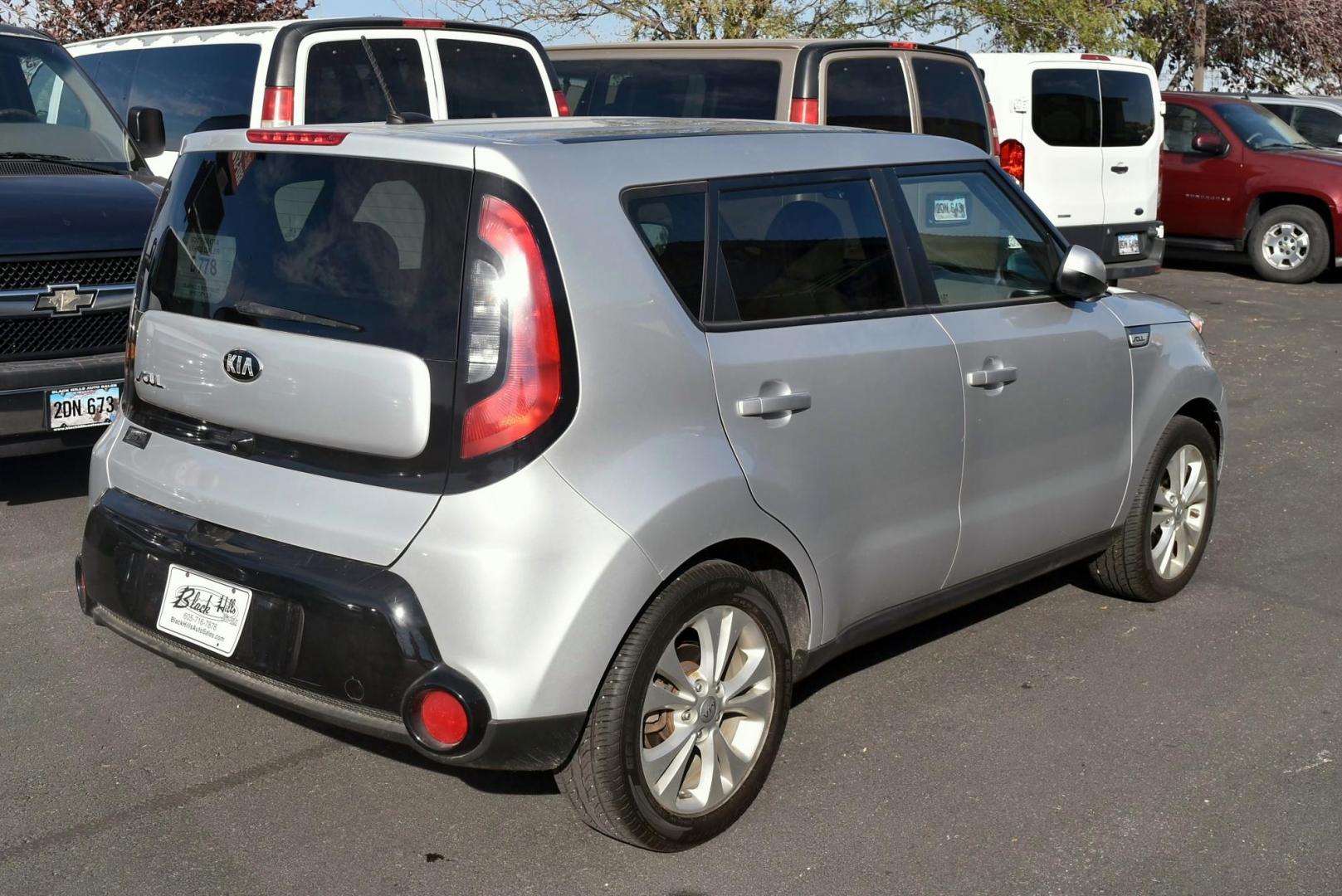 2016 Silver Kia Soul (KNDJP3A56G7) with an 2.0L 4 Cyl engine, 6-Speed Automatic transmission, located at 1600 E Hwy 44, Rapid City, SD, 57703, (605) 716-7878, 44.070232, -103.171410 - Photo#7