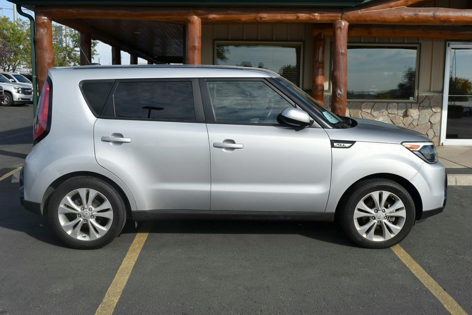 2016 Silver Kia Soul (KNDJP3A56G7) with an 2.0L 4 Cyl engine, 6-Speed Automatic transmission, located at 1600 E Hwy 44, Rapid City, SD, 57703, (605) 716-7878, 44.070232, -103.171410 - Photo#4