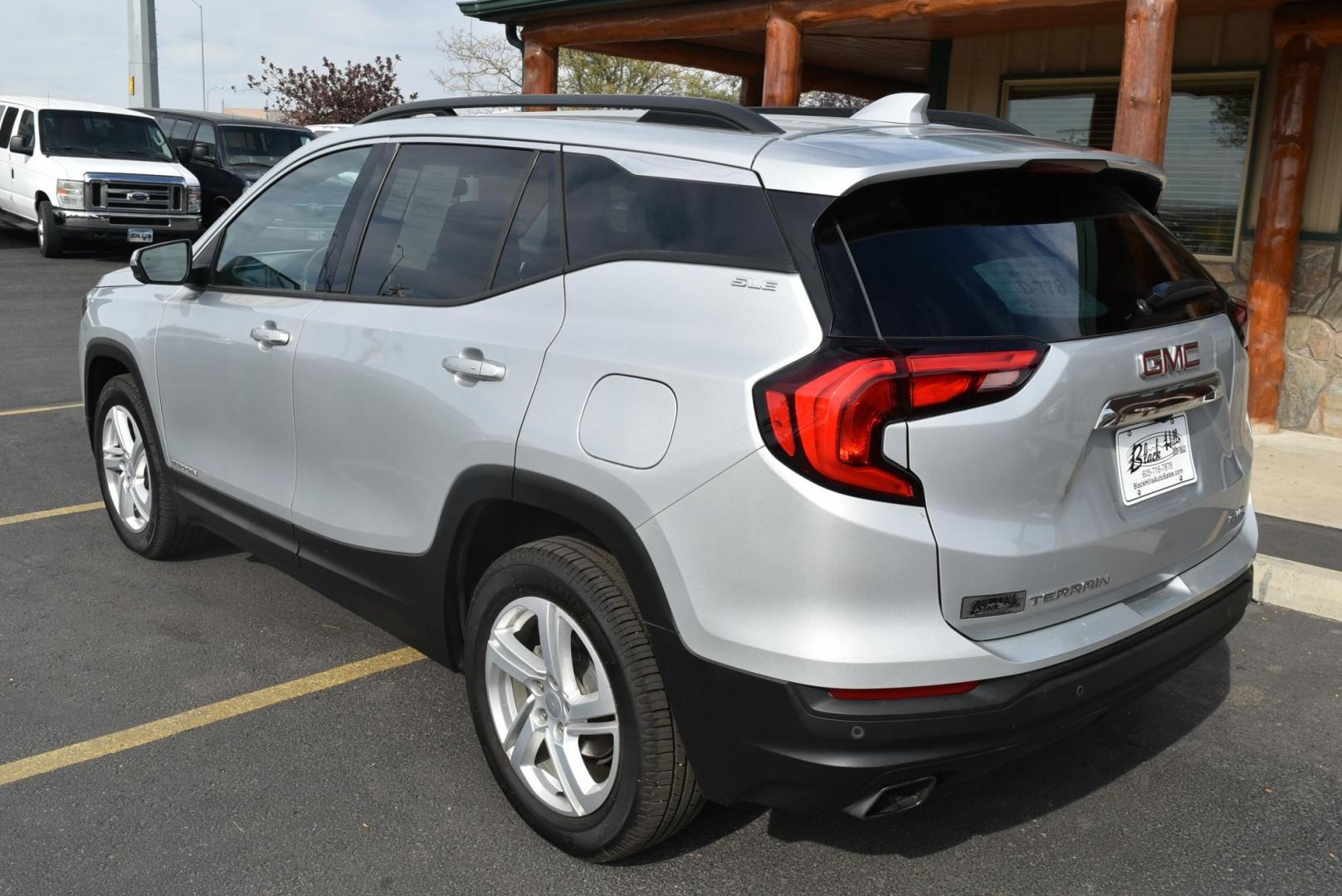 2019 Silver GMC Terrain SLE (3GKALTEX8KL) with an 2.0L TURBO, 4-CYLINDER, SIDI, VVT engine, 9-Speed Automatic, Electronically-Controlled With Overdrive transmission, located at 1600 E Hwy 44, Rapid City, SD, 57703, (605) 716-7878, 44.070232, -103.171410 - Photo#5