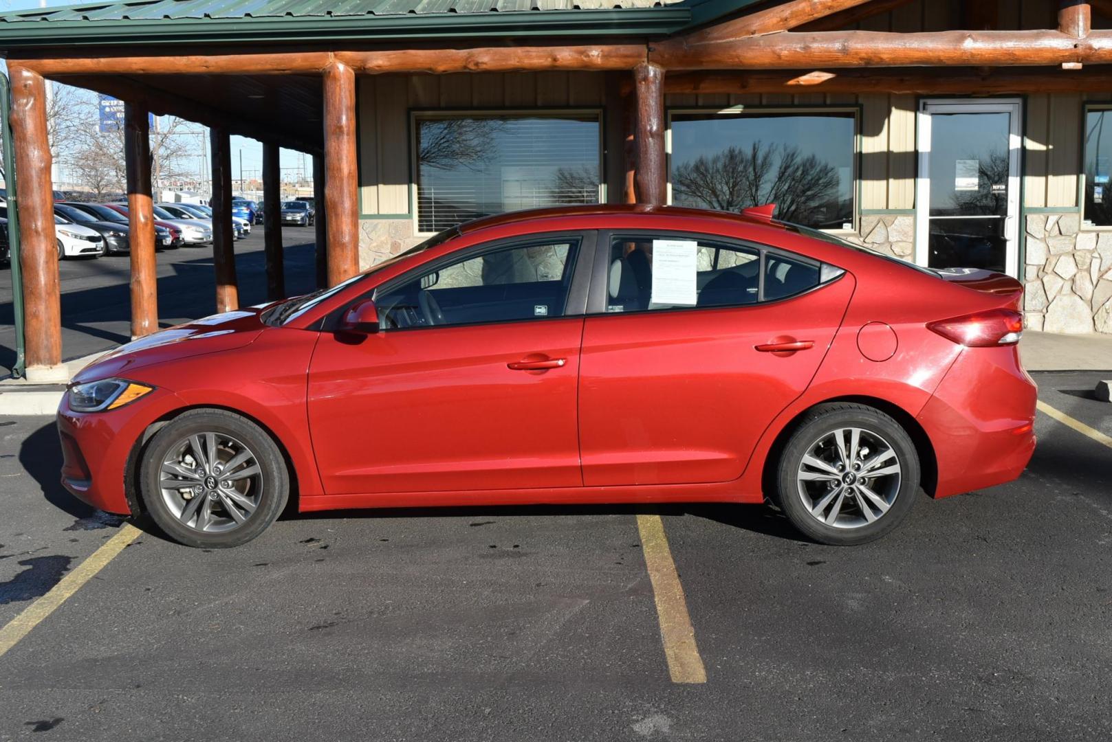 2018 Red /Gray Hyundai Elantra SEL (5NPD84LF5JH) with an 2.0L 4 Cyl engine, 6-Speed Automatic w/ OD transmission, located at 1600 E Hwy 44, Rapid City, SD, 57703, (605) 716-7878, 44.070232, -103.171410 - Photo#4