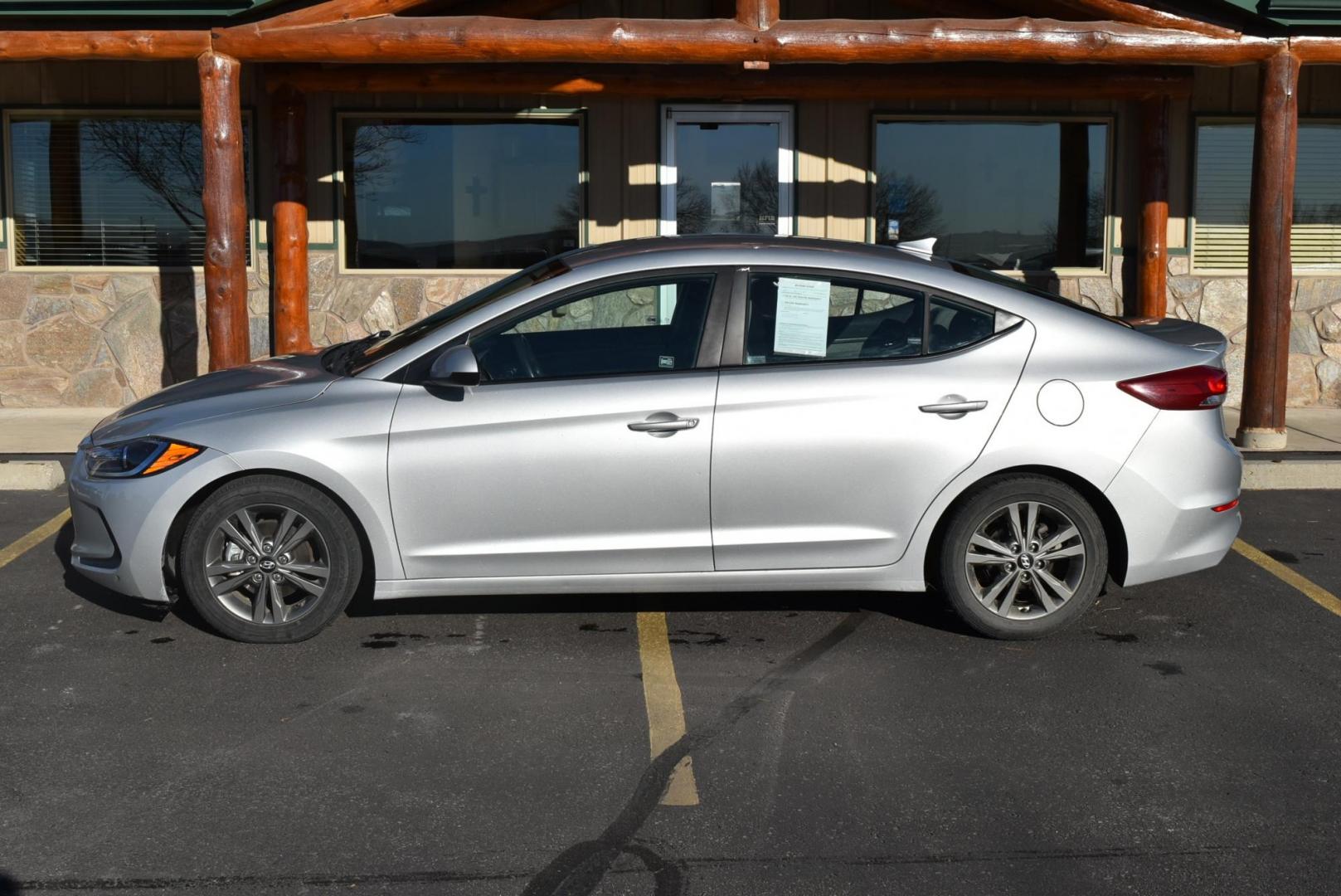 2018 Silver /Gray Hyundai Elantra SEL (5NPD84LF9JH) with an 2.0L 4 Cyl engine, 6-Speed Automatic w/0 OD transmission, located at 1600 E Hwy 44, Rapid City, SD, 57703, (605) 716-7878, 44.070232, -103.171410 - Photo#3