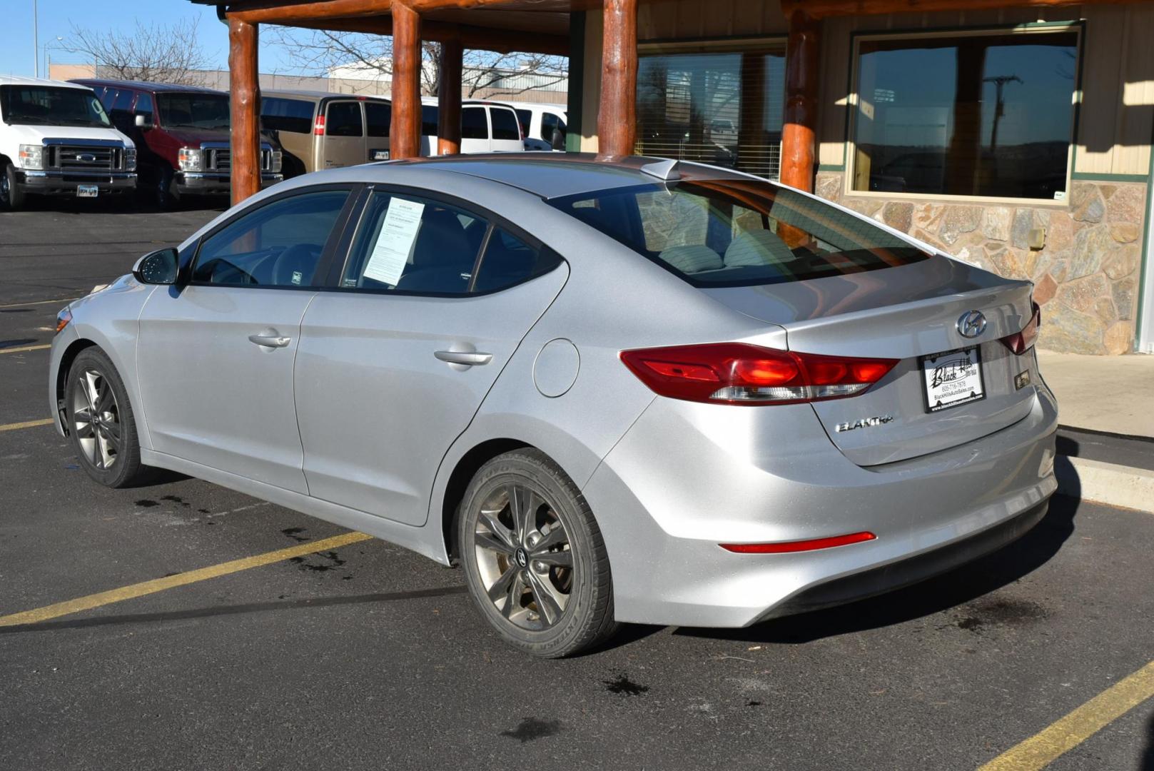 2018 Silver /Gray Hyundai Elantra SEL (5NPD84LF9JH) with an 2.0L 4 Cyl engine, 6-Speed Automatic w/0 OD transmission, located at 1600 E Hwy 44, Rapid City, SD, 57703, (605) 716-7878, 44.070232, -103.171410 - Photo#7